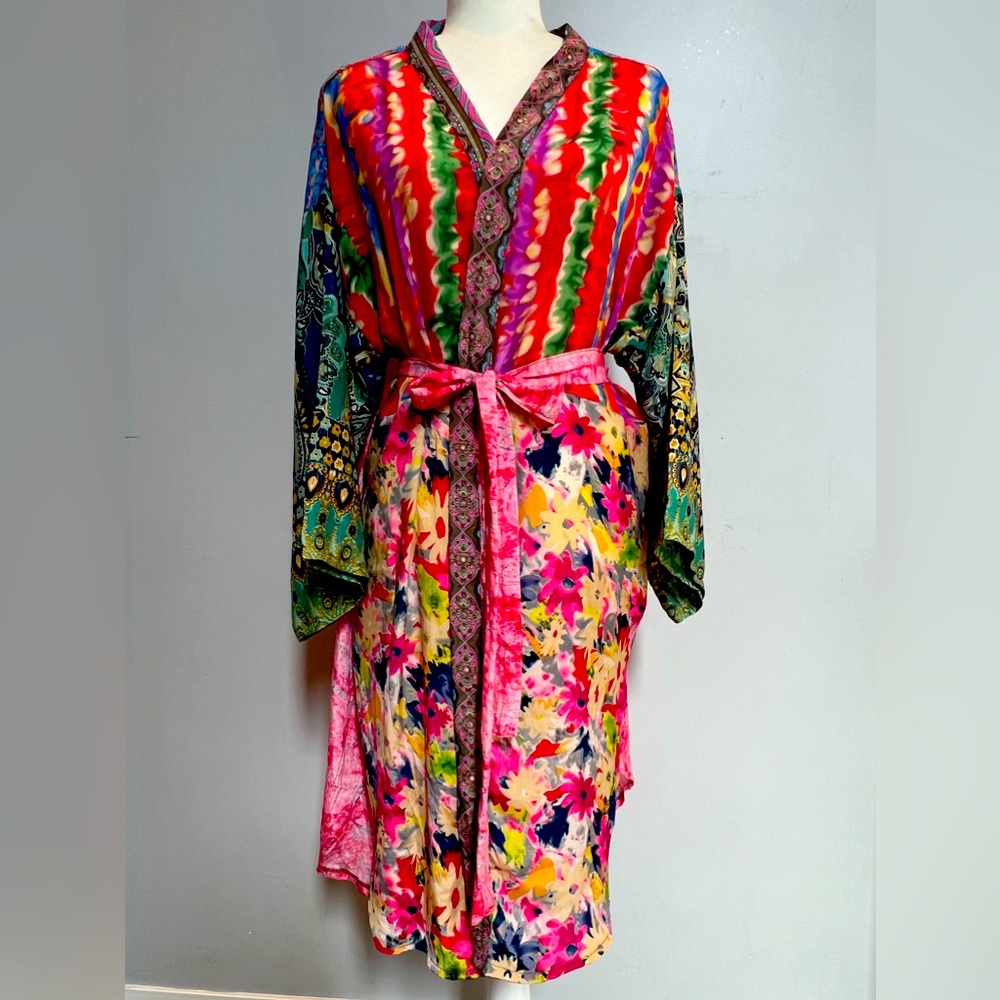 Beautiful Kimono dress made in India with 100% silk fabrication.